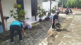 Jumat Bersih Jadi Agenda Rutin Pamong Ngipak, Dukung Lingkungan Bersih dan Indah